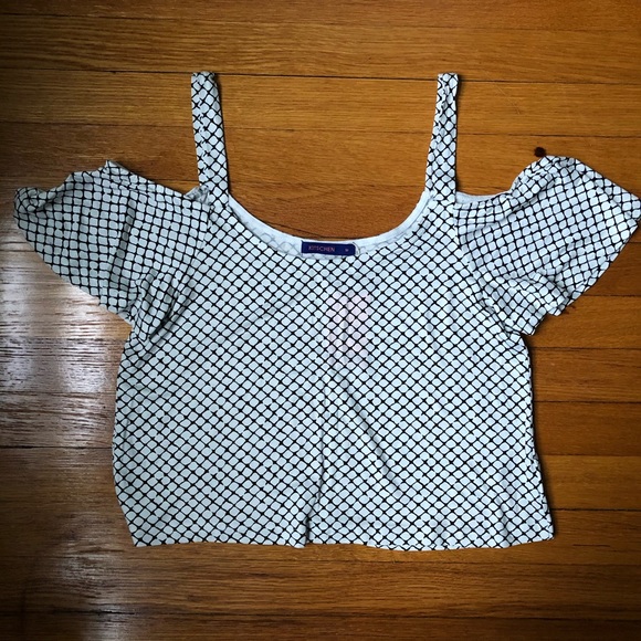 Kitschen Cold Shoulder Geometric Print Crop Top - Picture 4 of 6